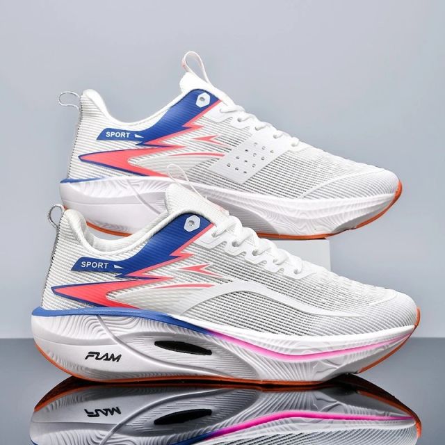 องเท้าวิ่งคาร์บอน สีขาว